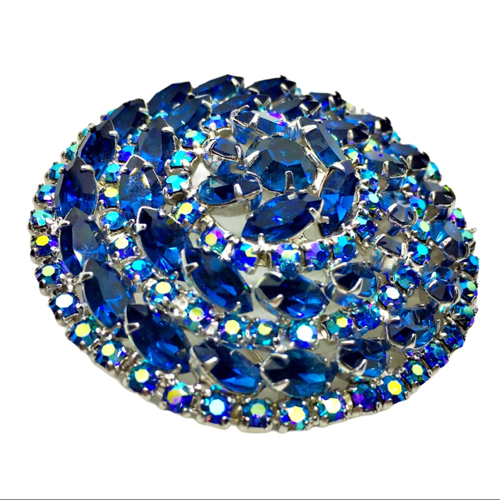 Stunning Vintage Domed Aurora Blue Brooch